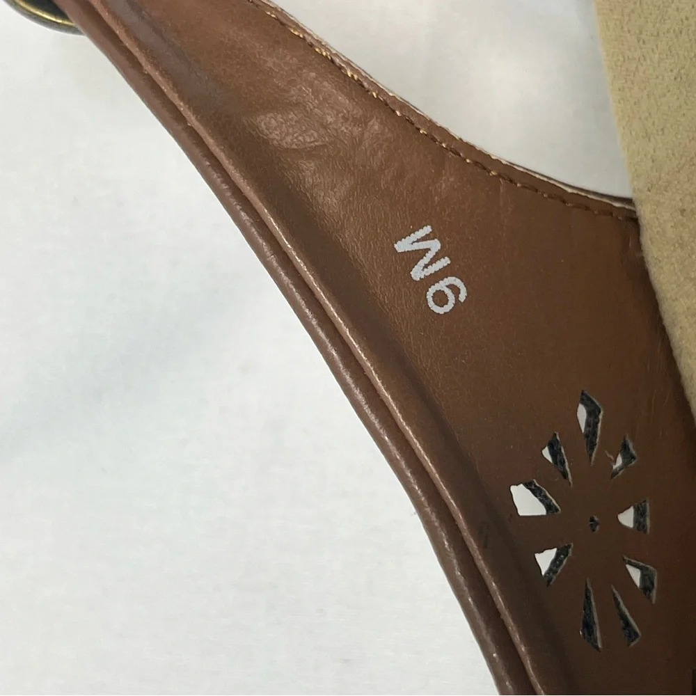 Easy Street Slingback Sandals Die Cut Leather Uppers 9 Kaley Tan‎ Brown New